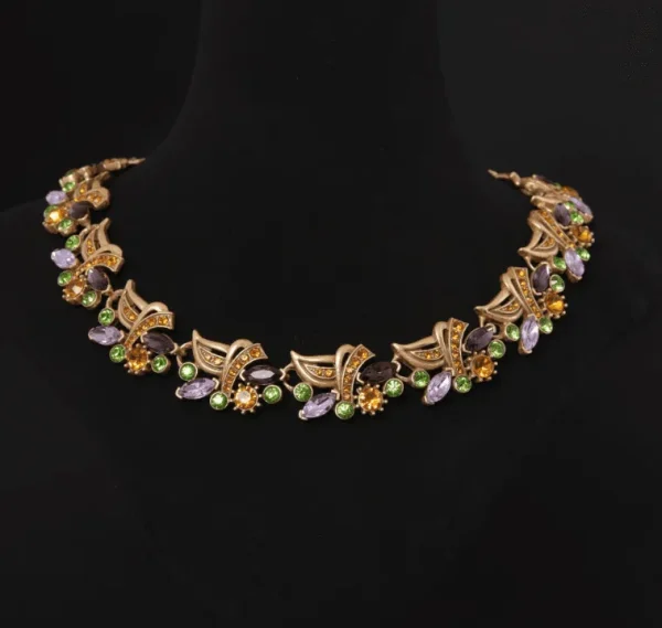 Gorgeous Vintage - Style Flower - Embellished Colored Collar Necklace