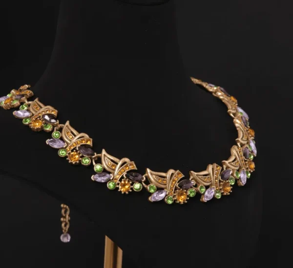 Gorgeous Vintage - Style Flower - Embellished Colored Collar Necklace