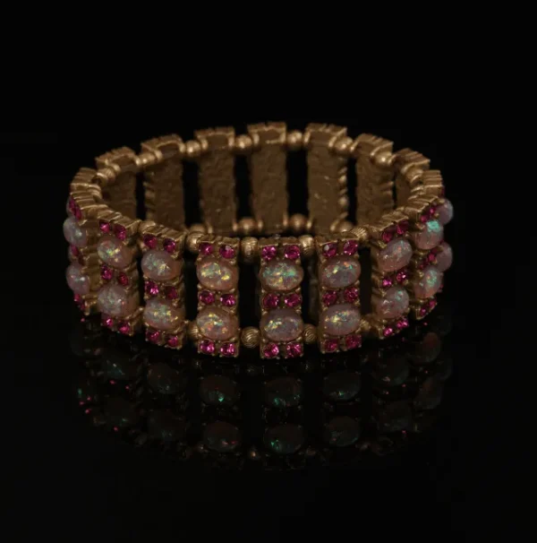 题 Exquisite Vintage - inspired Bracelet