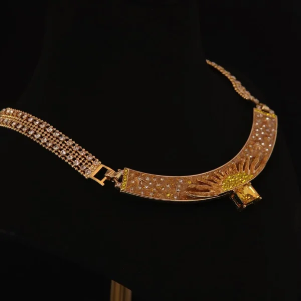 Exquisite Copper Alloy Fan - Shaped Retro Necklace