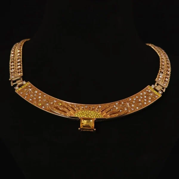 Exquisite Copper Alloy Fan - Shaped Retro Necklace
