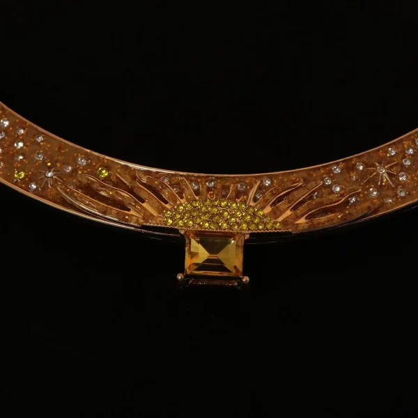 Exquisite Copper Alloy Fan - Shaped Retro Necklace