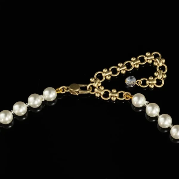 Vintage - Style Pearl Beaded Necklace