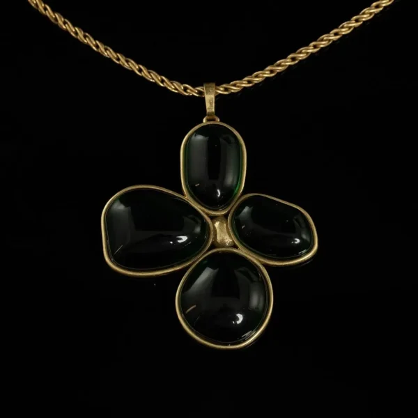 Vintage - Style Floral Pendant Necklace